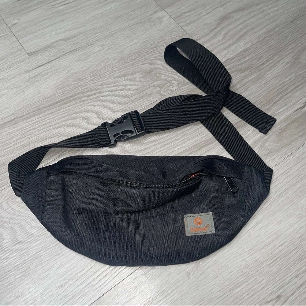Tinyat Fanny Pack Unisex Black Orange Interior Simple Travel Hiking Festival